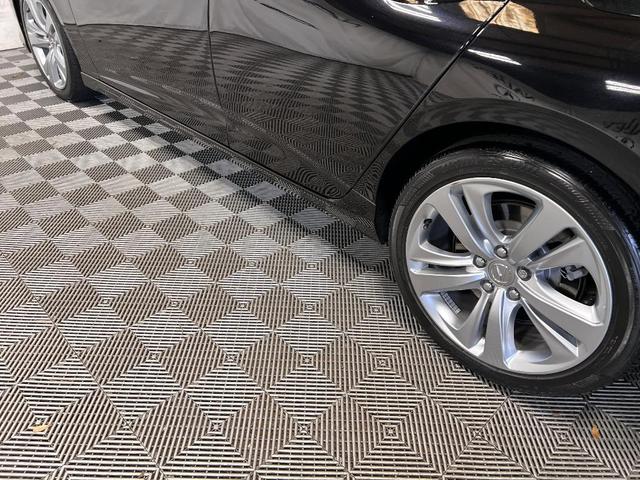 Photo of 2022 Majestic Black Pearl Acura TLX
