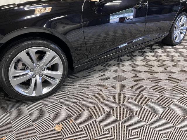 Photo of 2022 Majestic Black Pearl Acura TLX