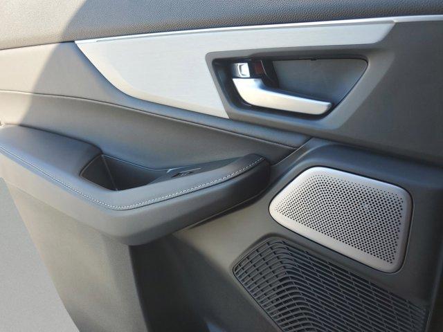 Photo of 2026 Platinum White Pearl Acura MDX