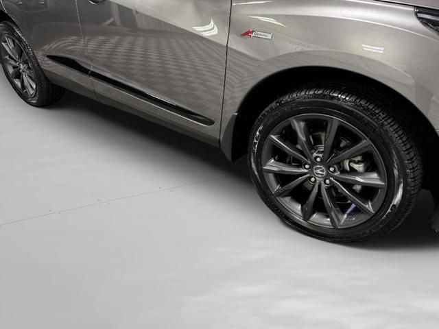 Photo of 2025 Liquid Carbon Metallic Acura RDX