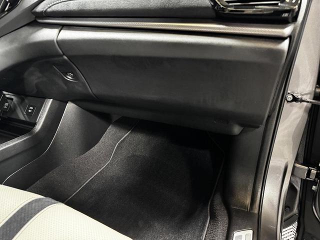 Photo of 2025 Liquid Carbon Metallic Acura RDX