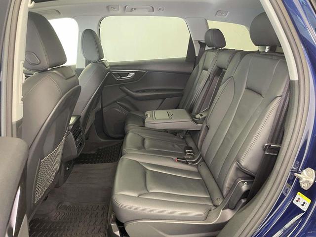 Photo of 2022 Navarra Blue Metallic Audi Q7