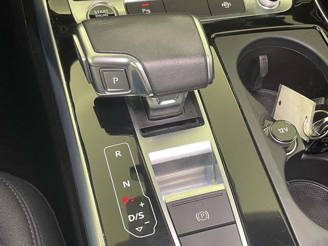 Photo of 2022 Navarra Blue Metallic Audi Q7