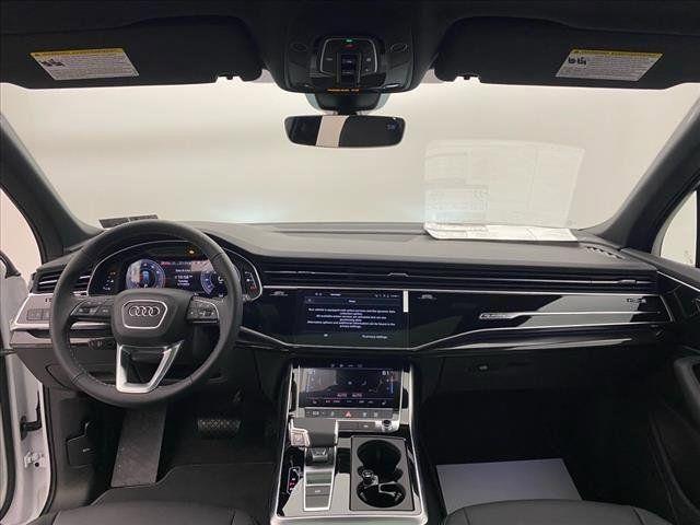 Photo of 2025 White Audi Q7