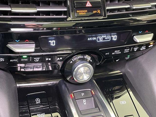 Photo of 2022 Lunar Silver Metallic Acura MDX