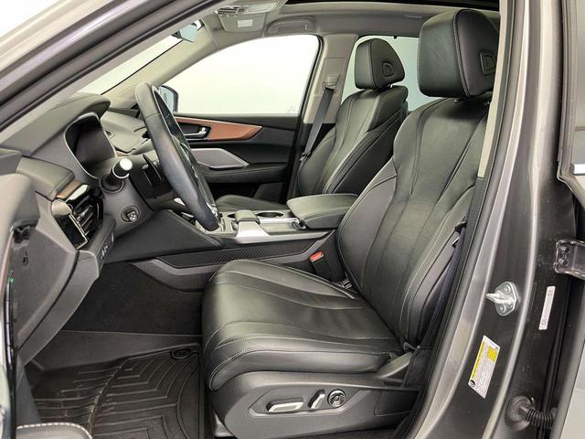 Photo of 2022 Lunar Silver Metallic Acura MDX