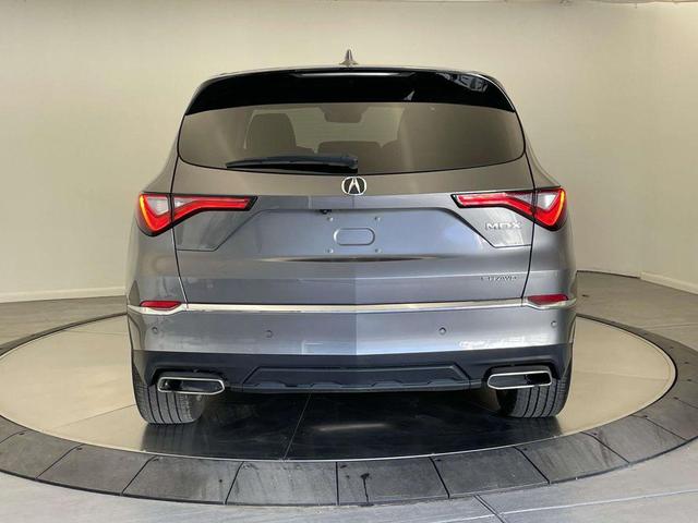 Photo of 2022 Lunar Silver Metallic Acura MDX