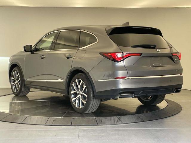 Photo of 2022 Lunar Silver Metallic Acura MDX