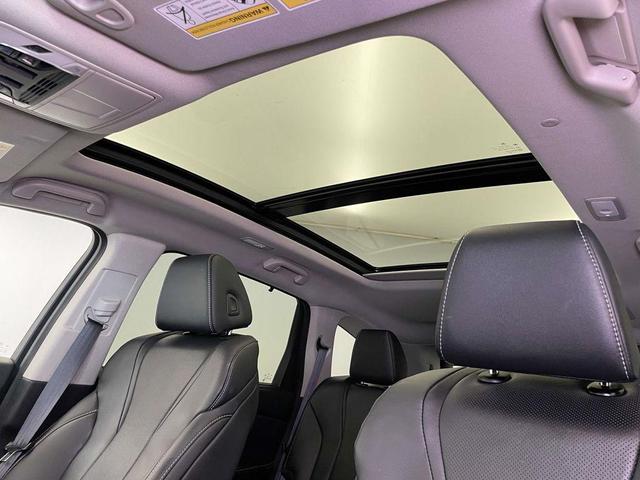 Photo of 2022 Lunar Silver Metallic Acura MDX