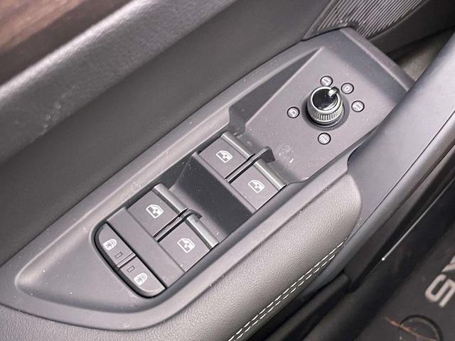 Photo of 2025 White Audi Q5