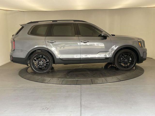 Photo of 2024 Everlasting Silver Kia Telluride