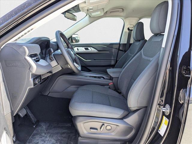 Photo of 2025 Agate Black Metallic Ford Explorer