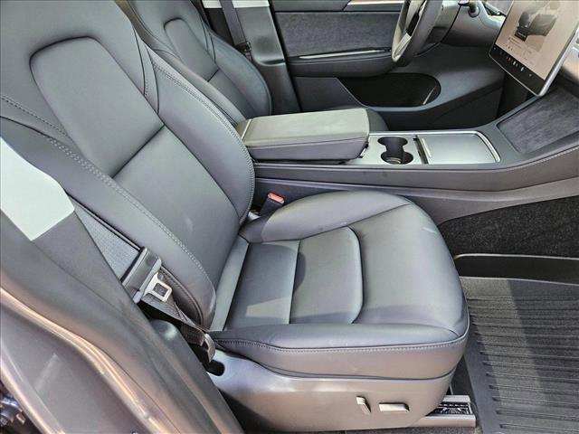 Photo of 2025 Silver Tesla Model Y