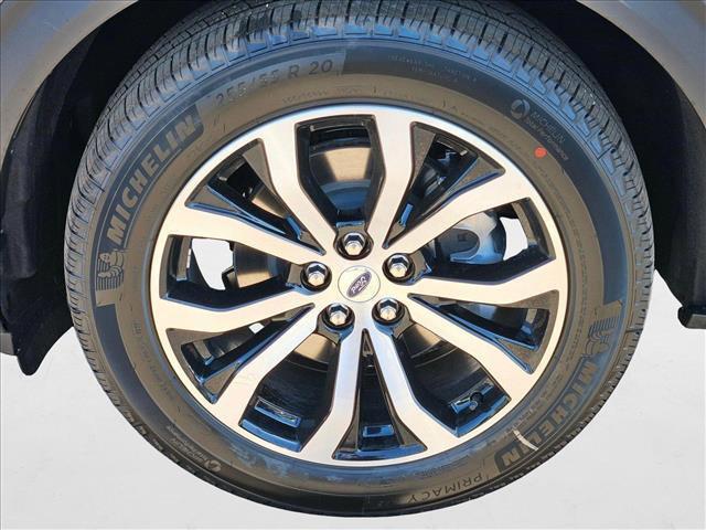 Photo of 2025 Carbonized Gray Metallic Ford Explorer