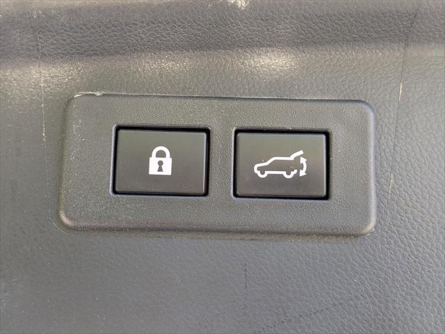 Photo of 2023 Ice Silver Metallic Subaru Outback