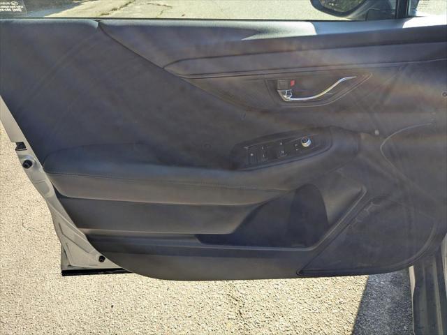 Photo of 2023 Ice Silver Metallic Subaru Outback