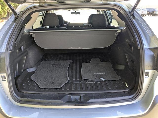 Photo of 2023 Ice Silver Metallic Subaru Outback