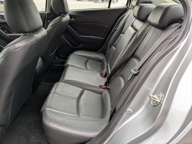Photo of 2018 Sonic Silver Metallic Mazda Mazda3