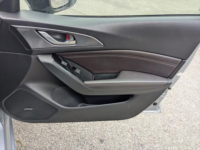 Photo of 2018 Sonic Silver Metallic Mazda Mazda3