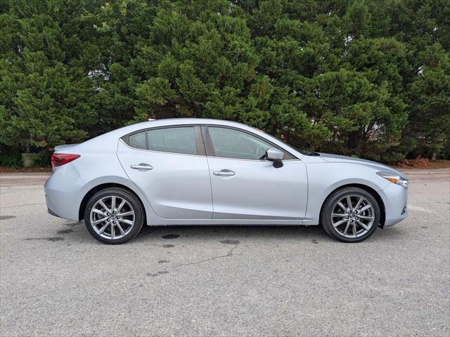 Photo of 2018 Sonic Silver Metallic Mazda Mazda3