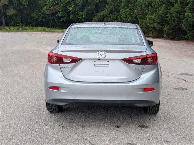 Photo of 2018 Sonic Silver Metallic Mazda Mazda3