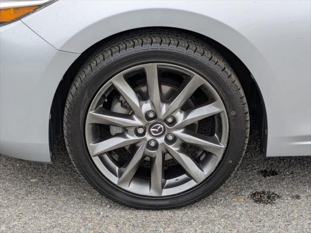 Photo of 2018 Sonic Silver Metallic Mazda Mazda3