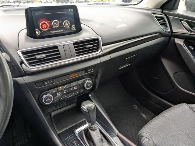 Photo of 2018 Sonic Silver Metallic Mazda Mazda3