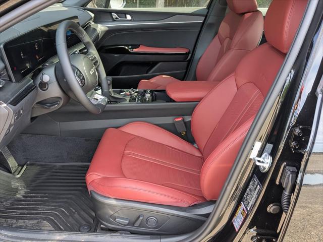 Photo of 2025 Aurora Black Pearl Kia K5