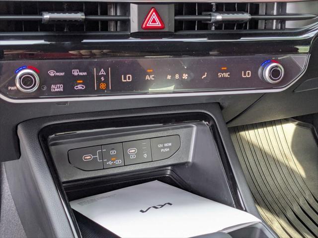 Photo of 2025 Aurora Black Pearl Kia K5