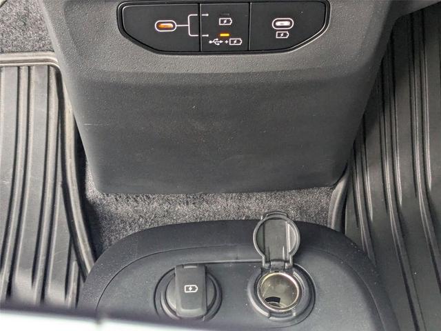 Photo of 2025 Ebony Black Kia EV6