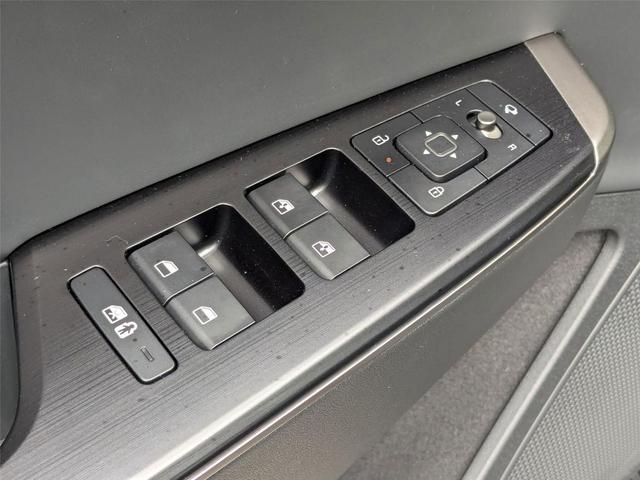 Photo of 2025 Ebony Black Kia EV6