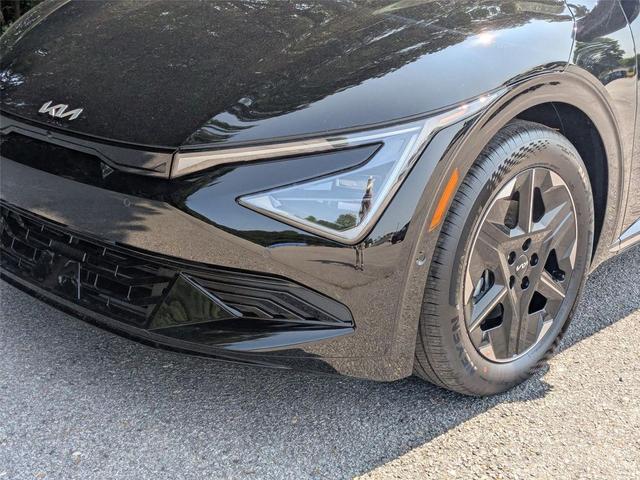 Photo of 2025 Ebony Black Kia EV6