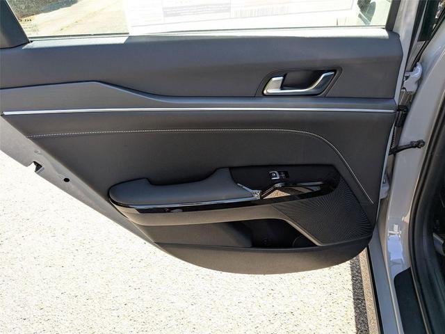 Photo of 2025 Wolf Gray Kia K5