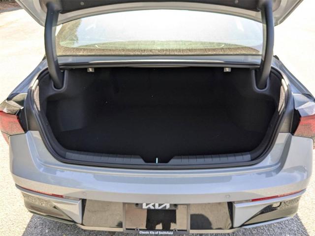 Photo of 2025 Wolf Gray Kia K5