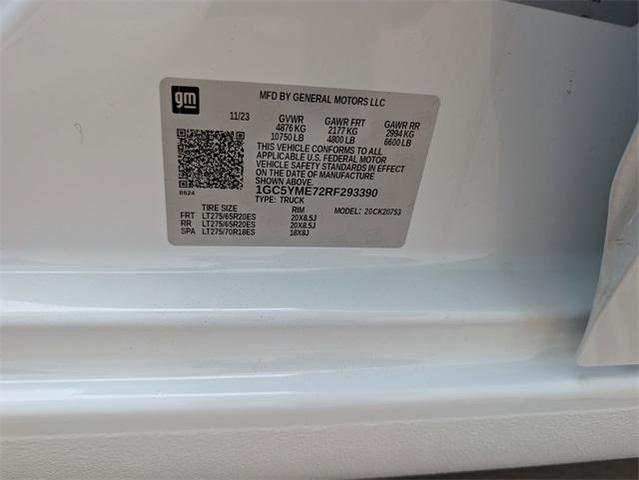 Photo of 2024 Summit White Chevrolet Silverado 2500