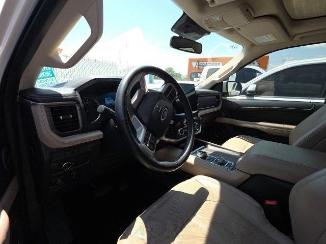 Photo of 2024 STAR WHITE MET TRI-COAT Ford Expedition Max