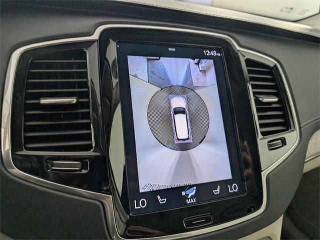 Photo of 2022 Onyx Black Metallic Volvo XC90