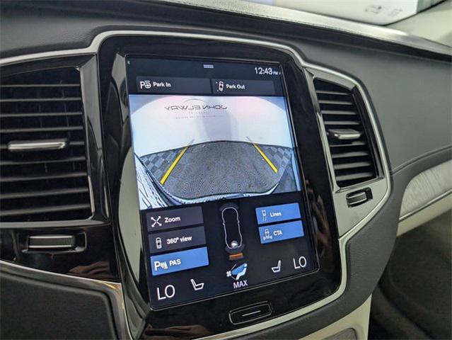 Photo of 2022 Onyx Black Metallic Volvo XC90