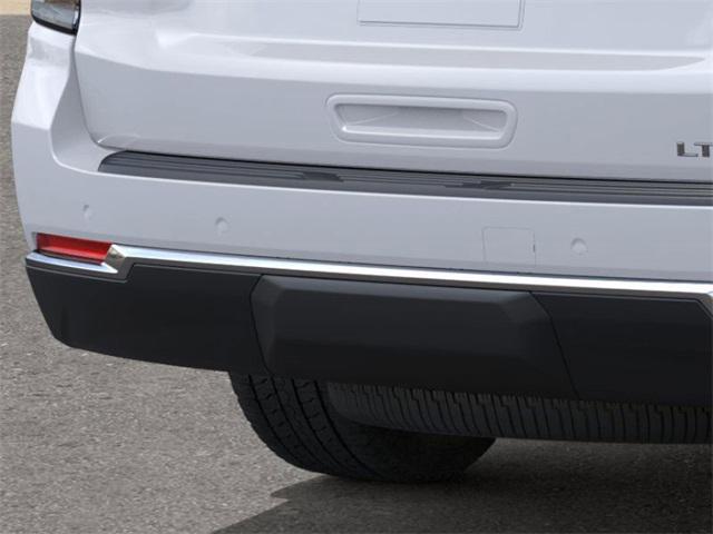Photo of 2025 Summit White Chevrolet Suburban