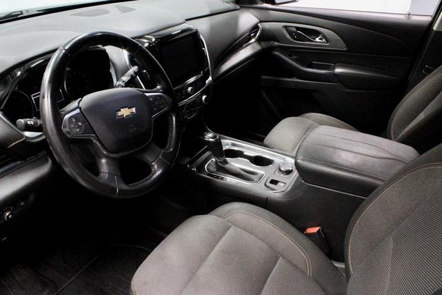 Photo of 2018 Graphite Metallic Chevrolet Traverse