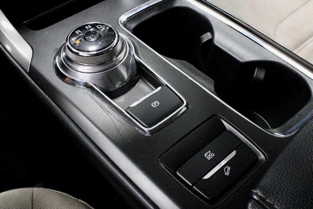 Photo of 2018 White Gold Metallic Ford Fusion Hybrid