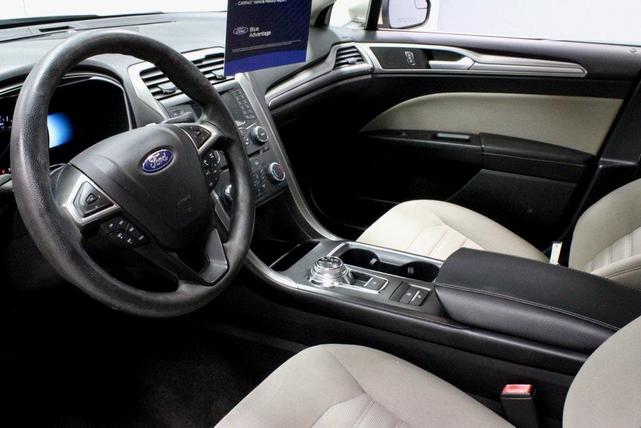 Photo of 2018 White Gold Metallic Ford Fusion Hybrid