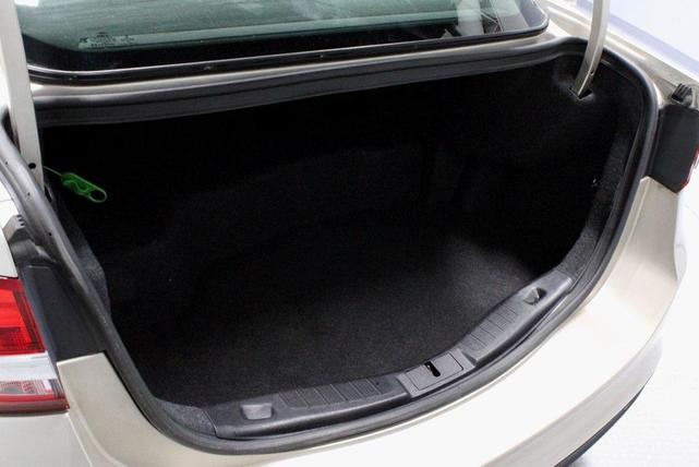 Photo of 2018 White Gold Metallic Ford Fusion Hybrid