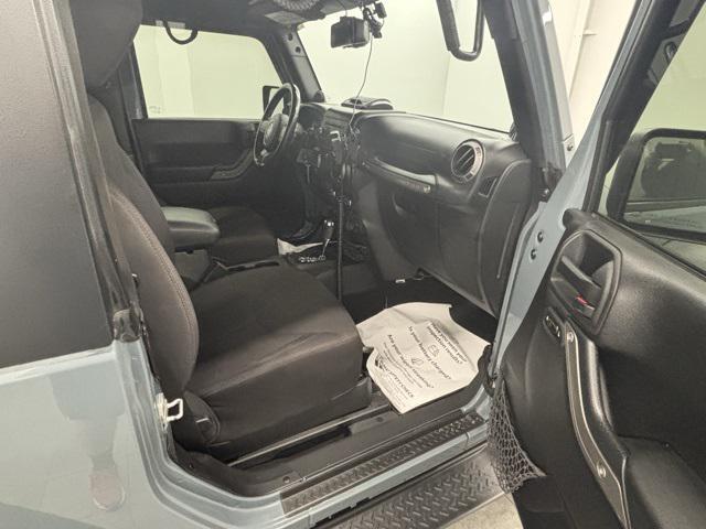 Photo of 2014 Anvil Clear Coat Jeep Wrangler