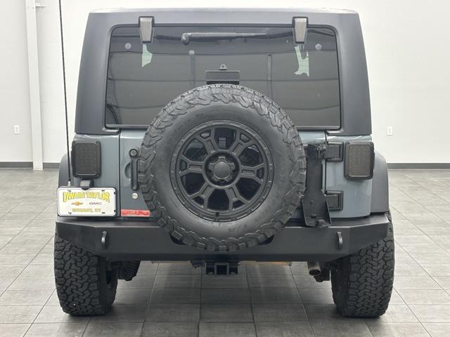 Photo of 2014 Anvil Clear Coat Jeep Wrangler