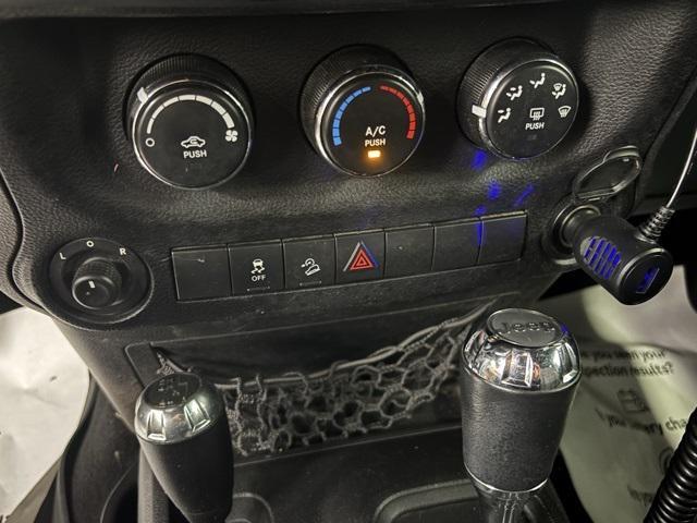 Photo of 2014 Anvil Clear Coat Jeep Wrangler