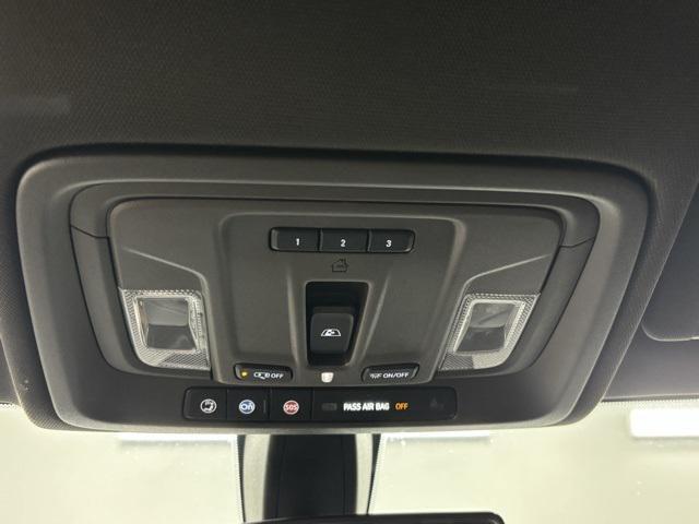 Photo of 2021 Silver Ice Metallic Chevrolet Silverado 1500