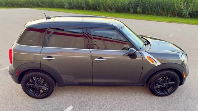 Photo of 2013 Oxford Green Metallic MINI Countryman