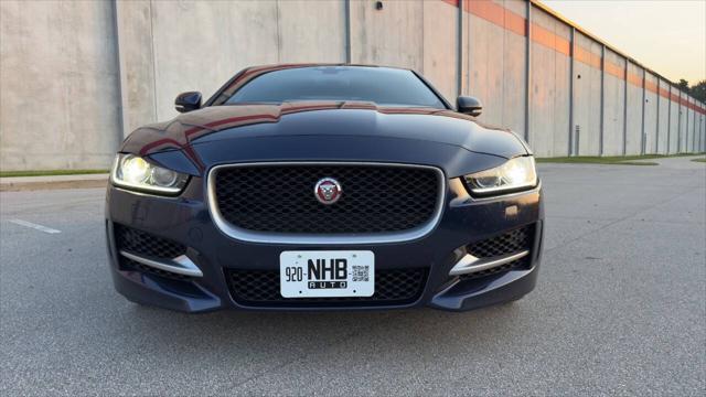 Photo of 2017 Bluefire Metallic Jaguar XE