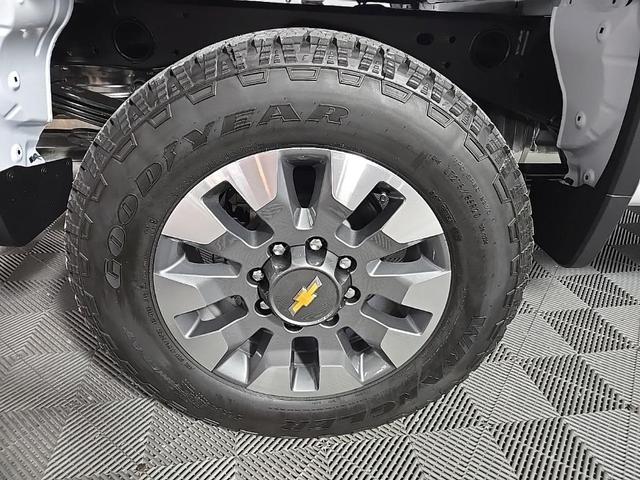 Photo of 2025 Summit White Chevrolet Silverado 2500